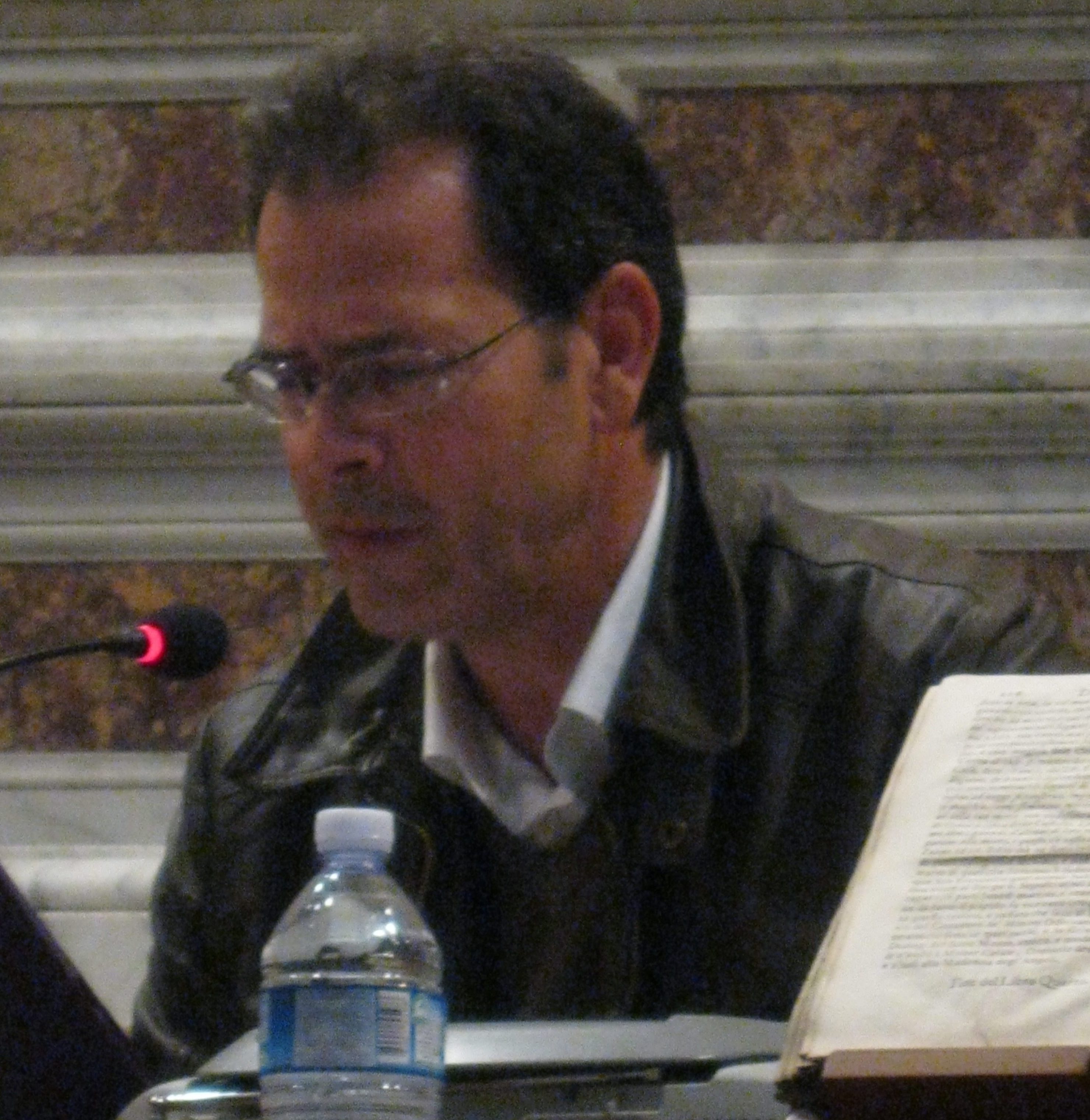 in conferenza